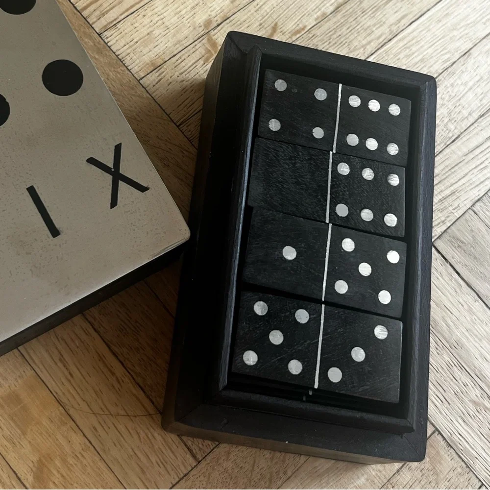 Dominos Set - Picture 3 of 4